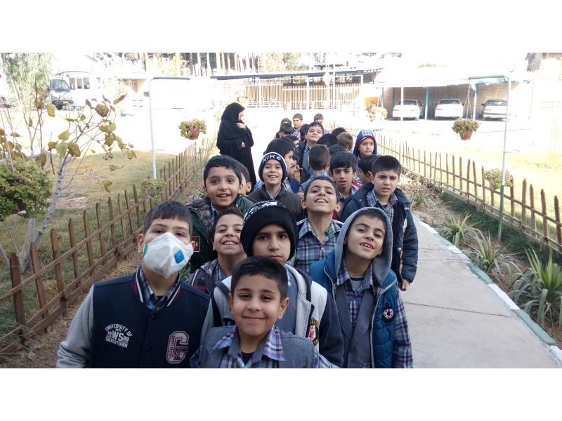 بازدید دانش آموزان پایه سوم از کارخانه شیر پگاه