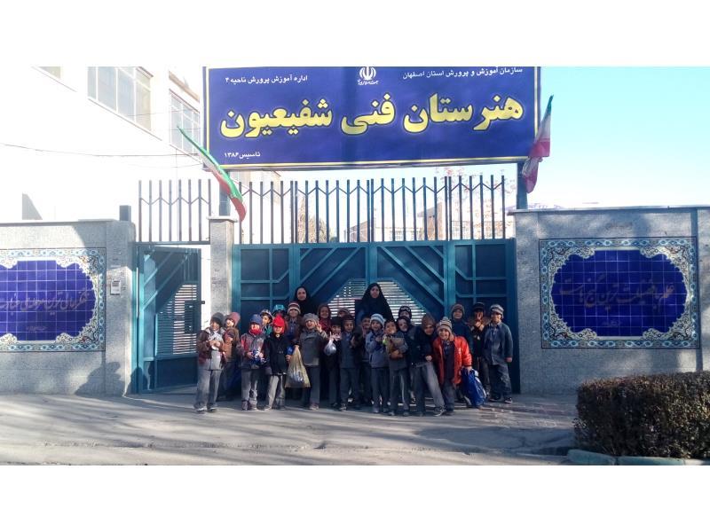 شرکت دانش آموزان در کارگاه سفال ( دبیرستان شفیعیون )