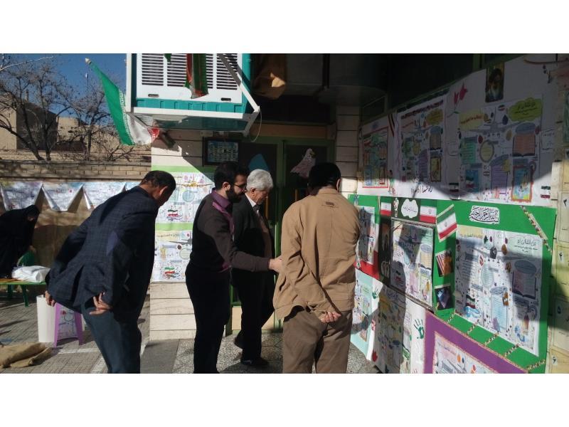 بازدید معاونت محترم پرورشی بنیاد از نشریه ها و سرود های دانش آموزان