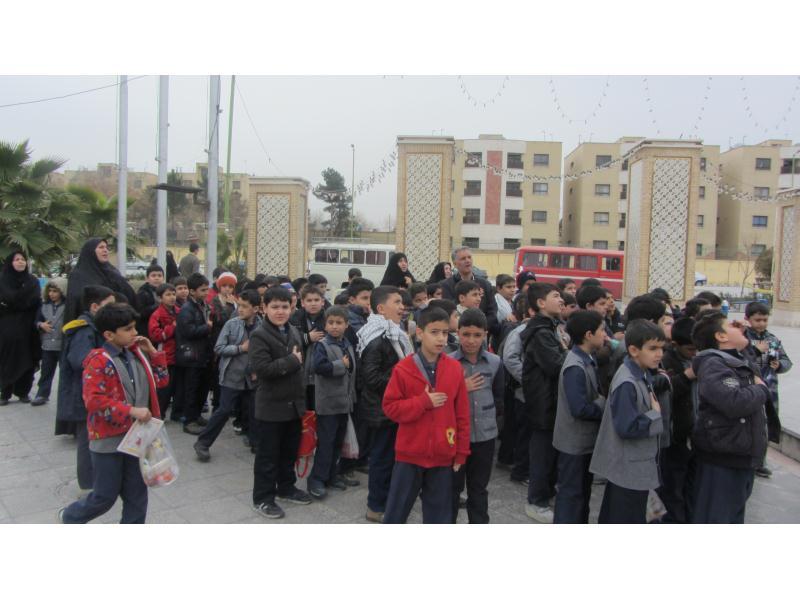 بازدید پایه سوم از گلستان شهدا
