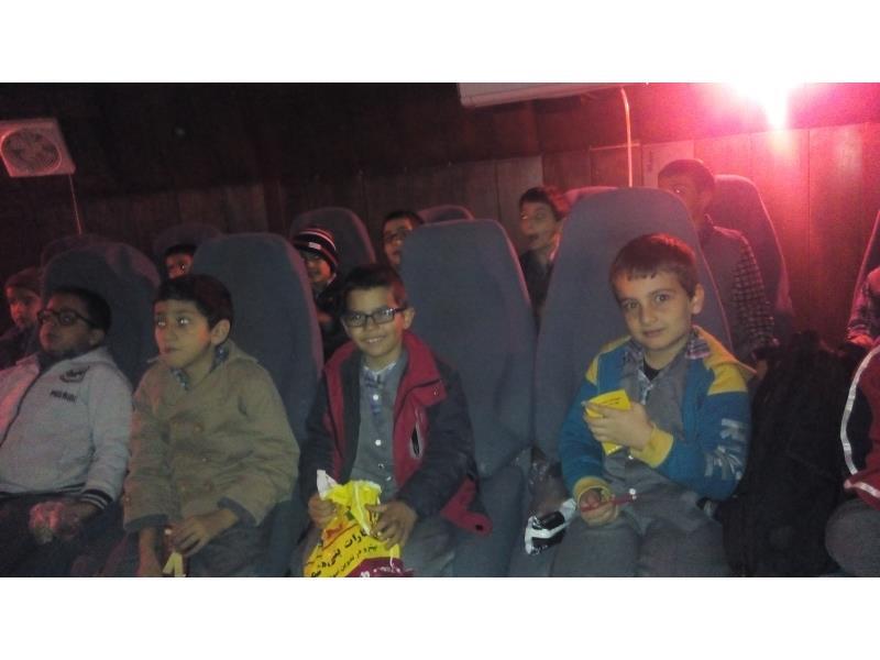 بازدید دانش آموزان پایه دوم از آسمان نمای اصفهان