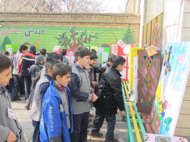 نمایشگاه جابرابن حیان مدرسه